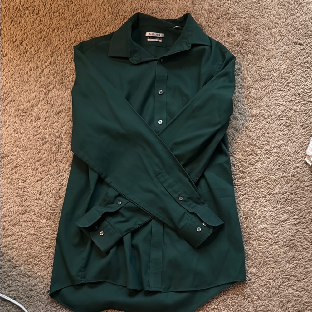 Elegant Green Men’s Button Down Shirt